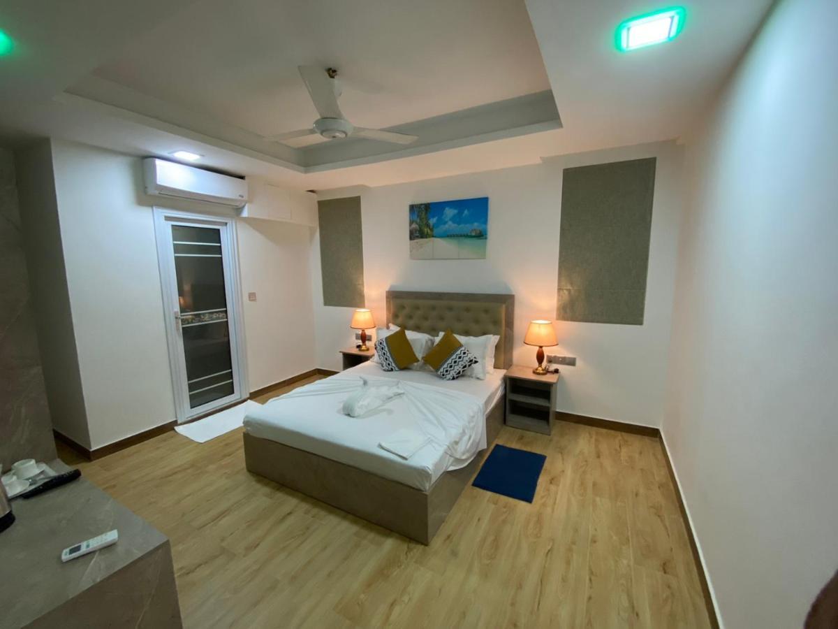 Marine Holiday Hulhumale Exteriör bild